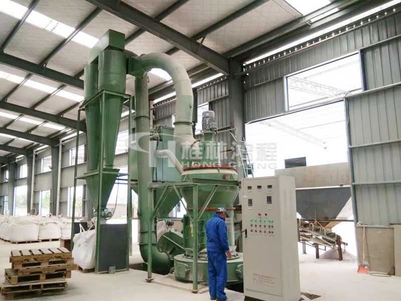 400目礦石磨粉機(jī)HC1000縱擺磨粉機(jī) 400目礦石磨粉機(jī)HC1000縱擺磨粉機(jī)