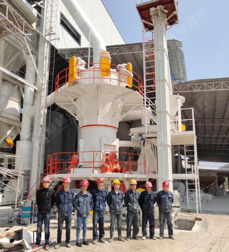 桂林鴻程磨粉機(jī)安裝工人五一堅(jiān)守崗位,保證客戶磨粉生產(chǎn)線按計(jì)劃投產(chǎn) 桂林鴻程磨粉機(jī)安裝工人五一堅(jiān)守崗位,保證客戶磨粉生產(chǎn)線按計(jì)劃投產(chǎn)